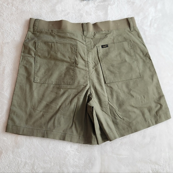 🩳 Lee Women’s Olive Green Shorts – Size 14, NWT, Comfort Waistband, 6” Inseam - Picture 2 of 12